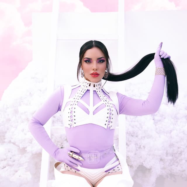 Kim Loaiza gallery photo 6