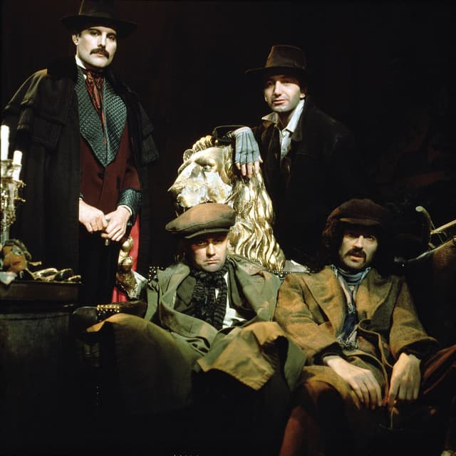 Queen gallery photo 4