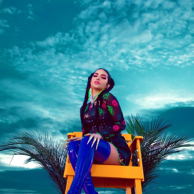 Kim Loaiza gallery photo 4