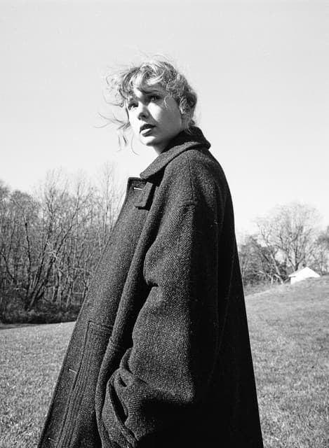 Taylor Swift gallery photo 9