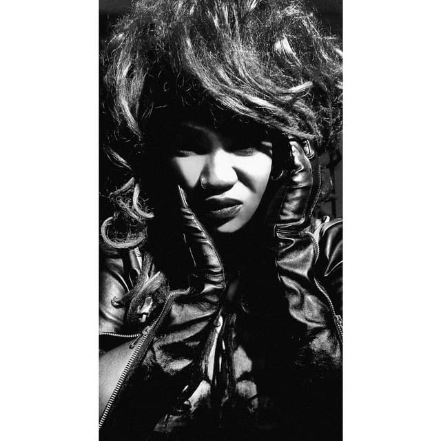 Pleasure Venom gallery photo 6