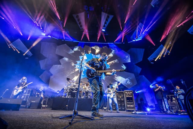 Dave Matthews Band gallery photo 1