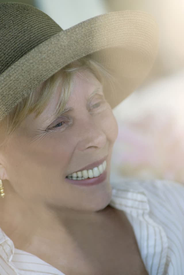 Joni Mitchell gallery photo 7