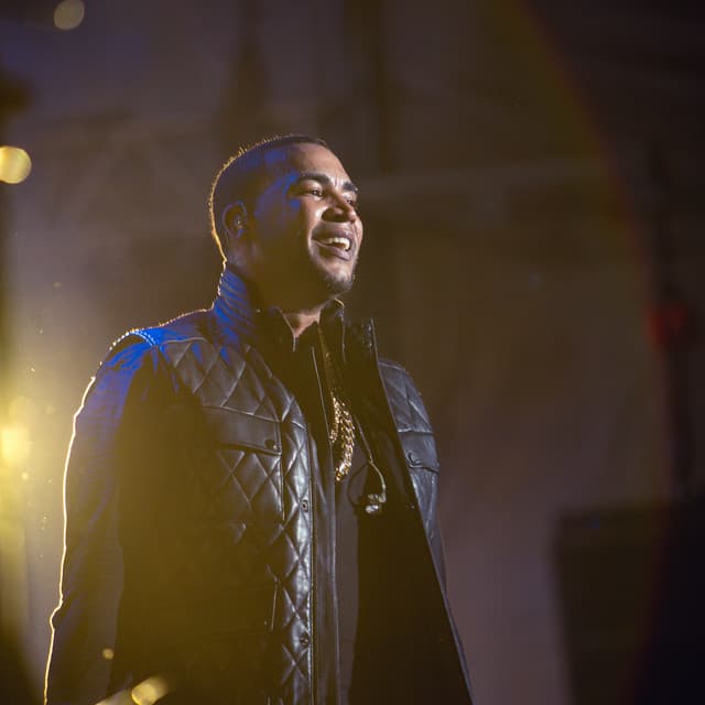 Don Omar gallery photo 7