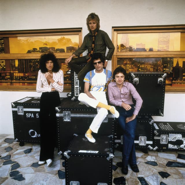 Queen gallery photo 7