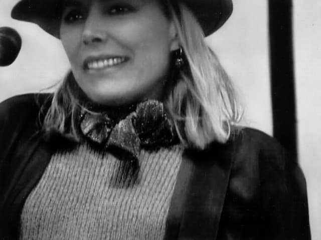 Joni Mitchell gallery photo 11