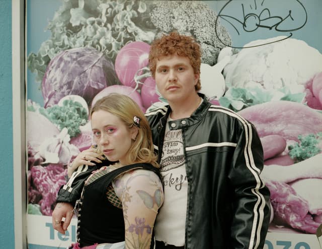 Girlpool gallery photo 3