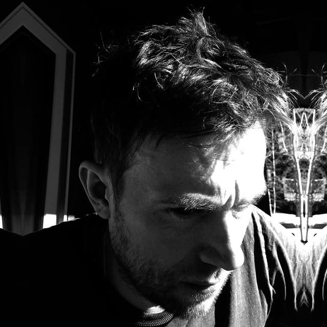 Damon Albarn gallery photo 1