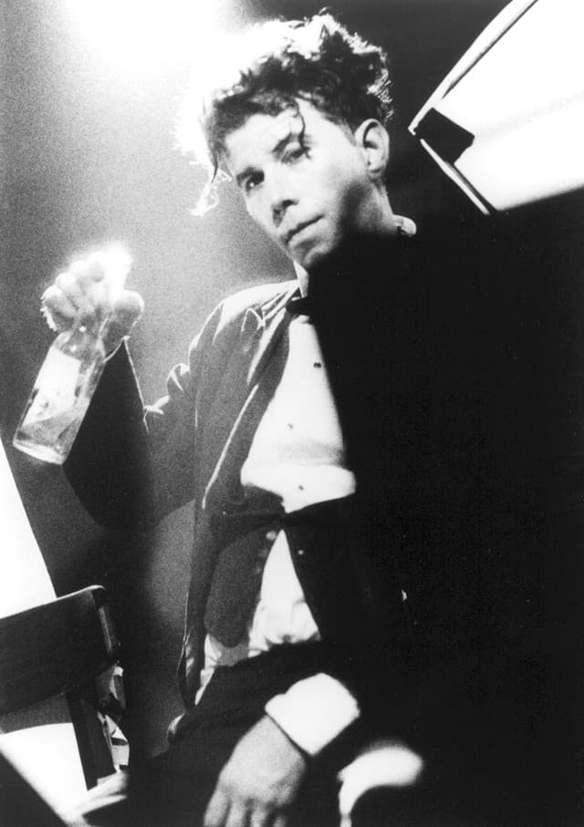 Tom Waits gallery photo 7