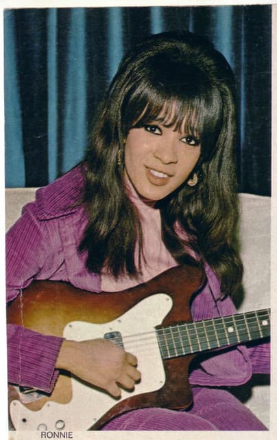 Ronnie Spector gallery photo 1