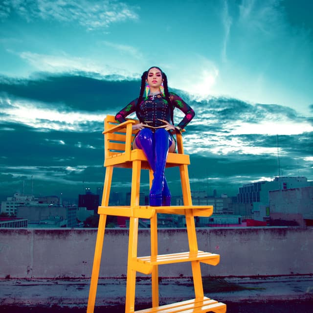 Kim Loaiza gallery photo 5