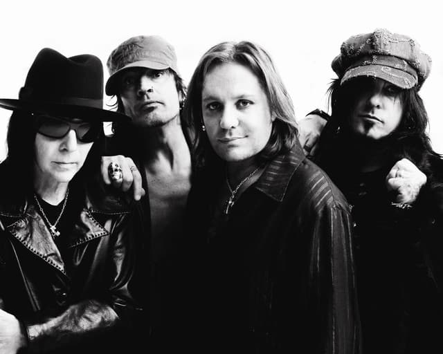 Mötley Crüe gallery photo 4