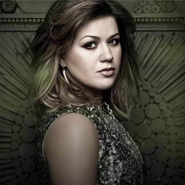 Kelly Clarkson gallery photo 12