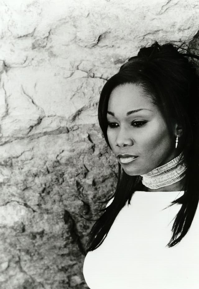 Yolanda Adams gallery photo 1