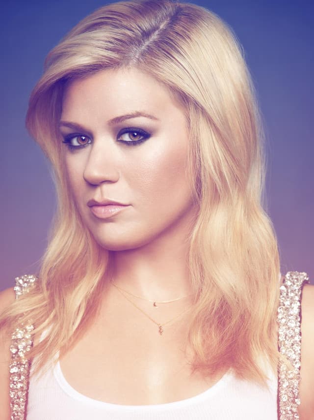 Kelly Clarkson gallery photo 11