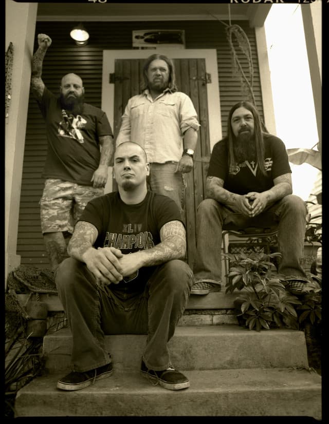 DOWN gallery photo 6