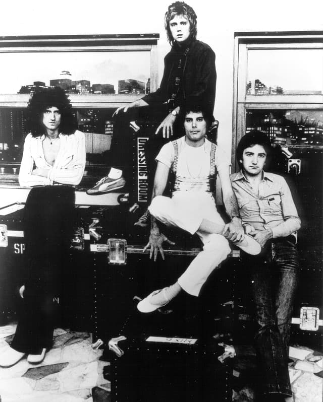 Queen gallery photo 12