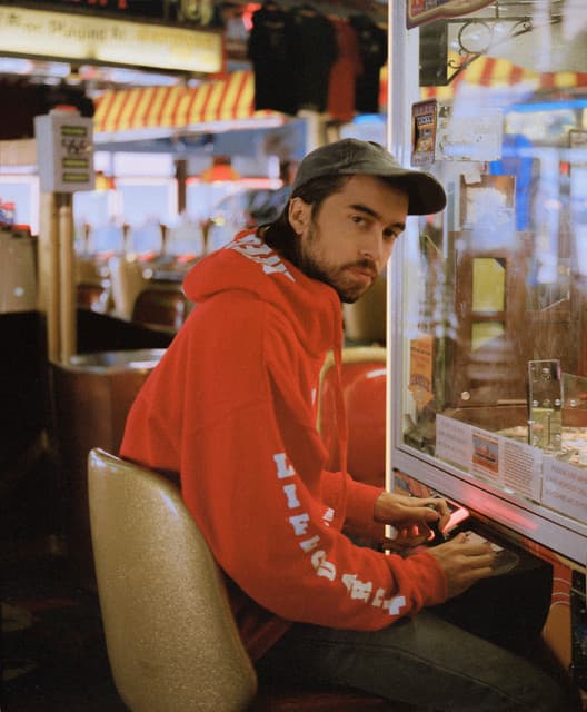 Alex G gallery photo 4