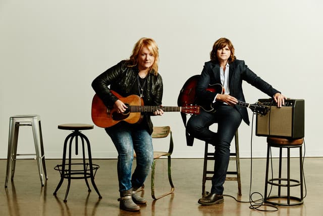 Indigo Girls gallery photo 6
