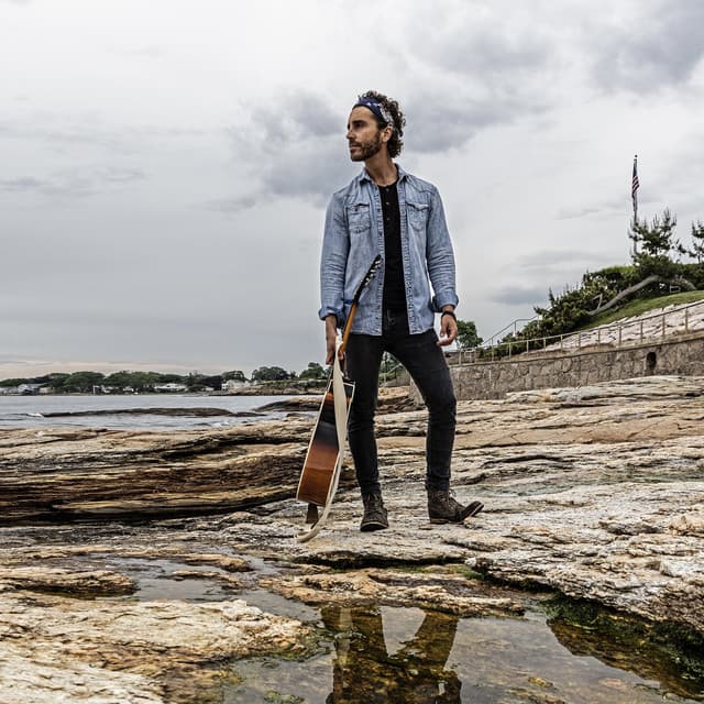 Nick Fradiani gallery photo 2