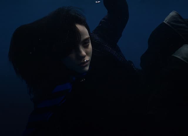 Billie Eilish gallery photo 5