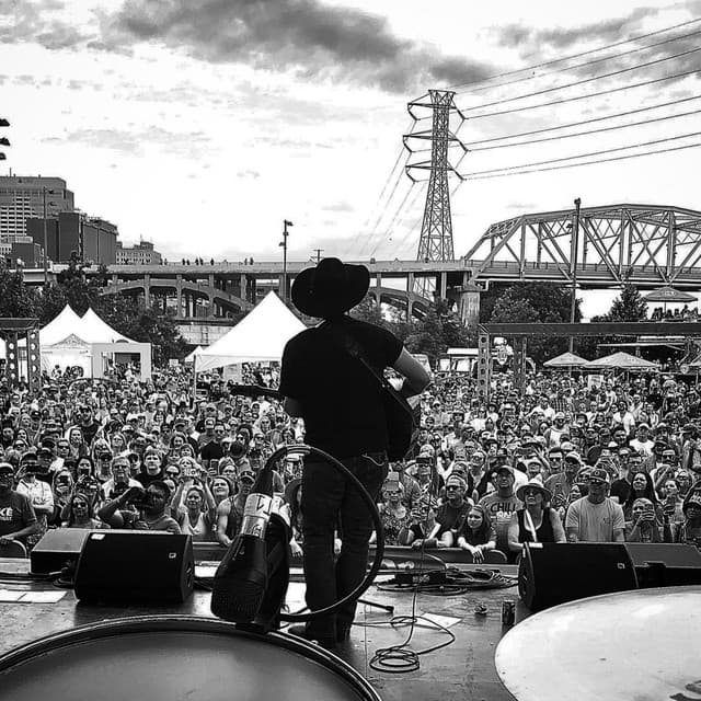 Chayce Beckham gallery photo 8