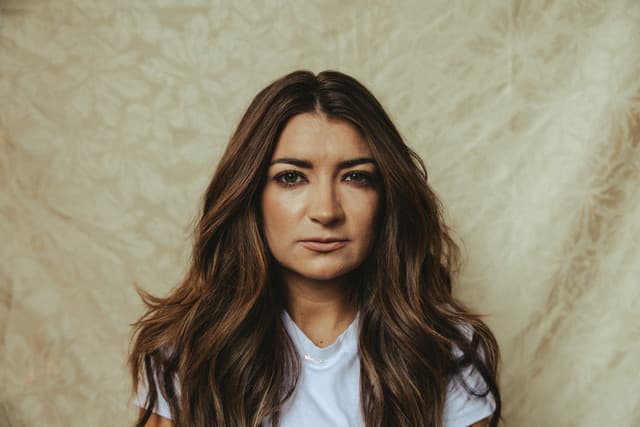 Tenille Townes gallery photo 2