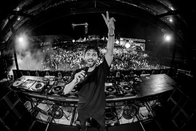 R3HAB gallery photo 4