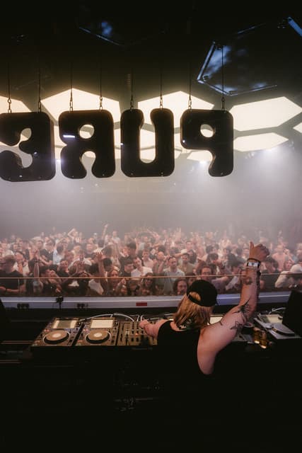 Wave Wave gallery photo 1