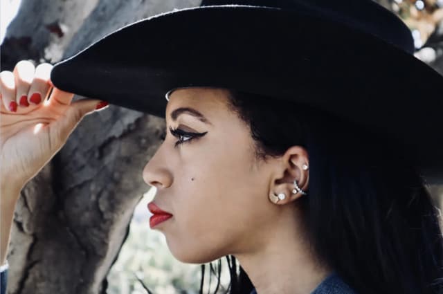 Kris Londyn gallery photo 5