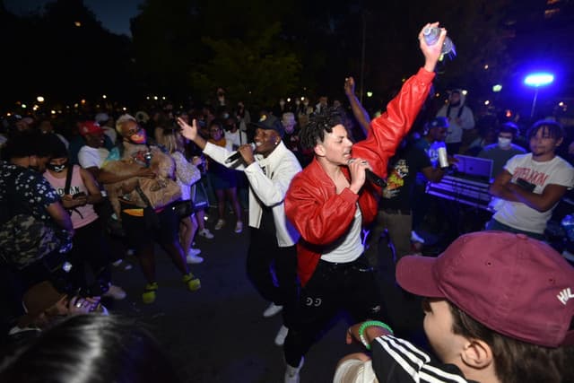 Iz LaMarr gallery photo 7