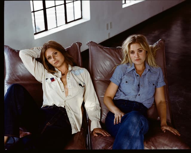 Aly & AJ gallery photo 8