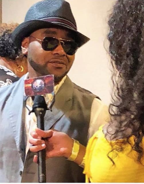 Rayvon gallery photo 10