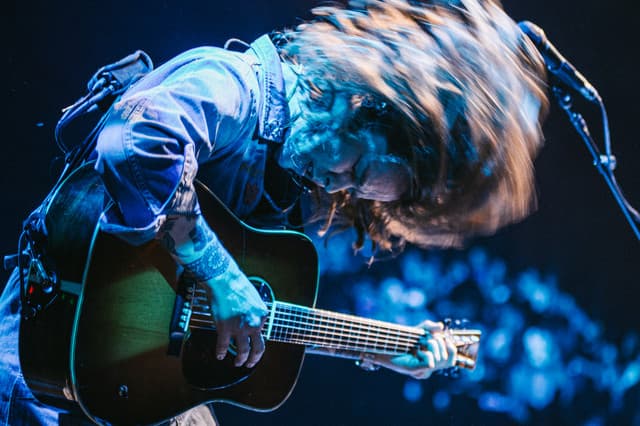 Billy Strings gallery photo 3