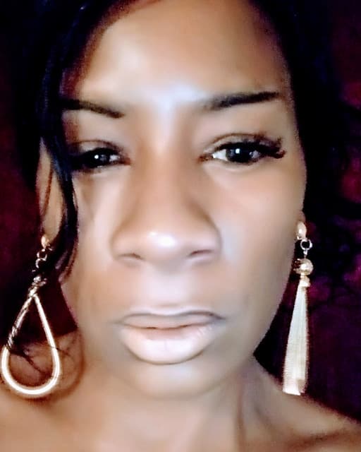 PaulaPerry gallery photo 1