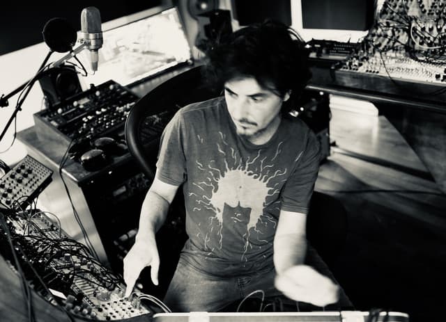 Amon Tobin gallery photo 1