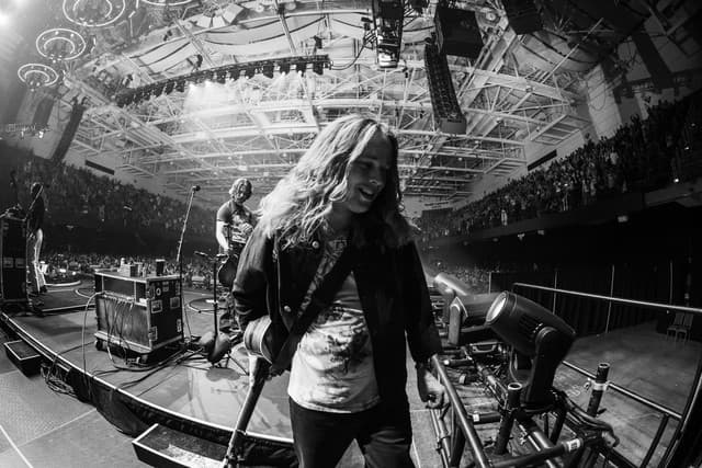 Billy Strings gallery photo 2