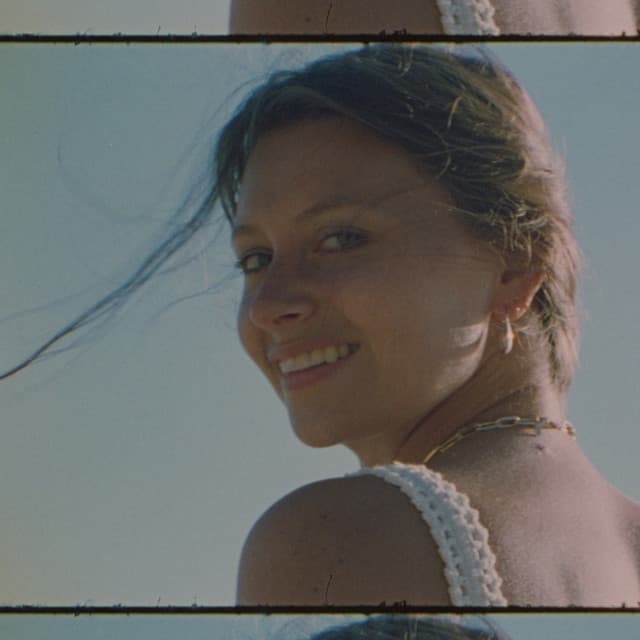 Aly & AJ gallery photo 10