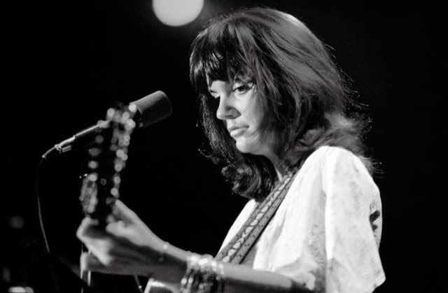 Linda Ronstadt gallery photo 1