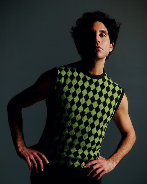 MIKA gallery photo 1