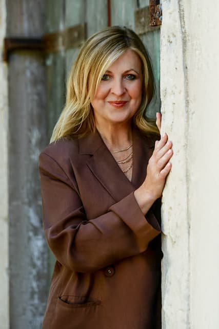 Darlene Zschech gallery photo 2