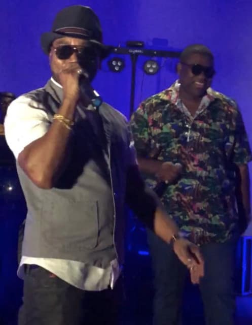 Rayvon gallery photo 6