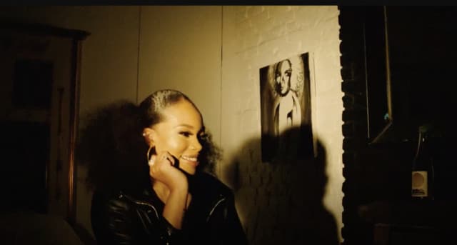 LadiKutz gallery photo 2