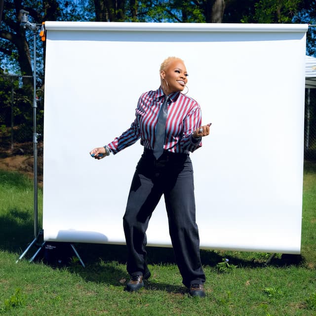 Tasha Cobbs Leonard gallery photo 3