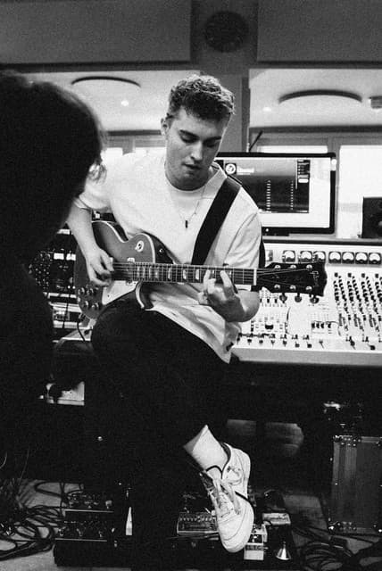Sam Fender gallery photo 12