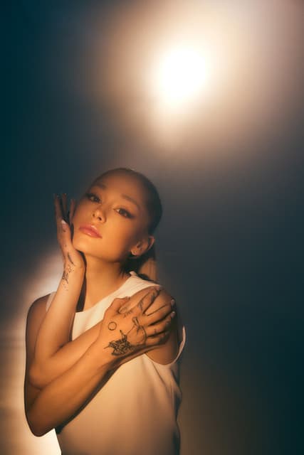 Ariana Grande gallery photo 2