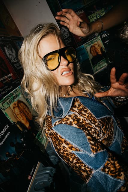 Reigns gallery photo 1