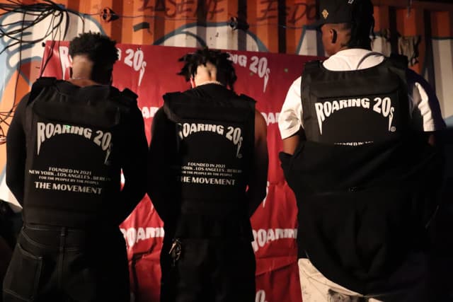 Iz LaMarr gallery photo 6