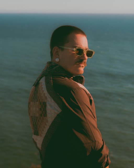 Medium Build gallery photo 1