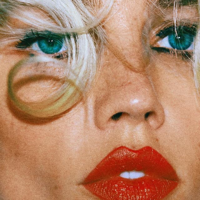 Goldie Boutilier gallery photo 4